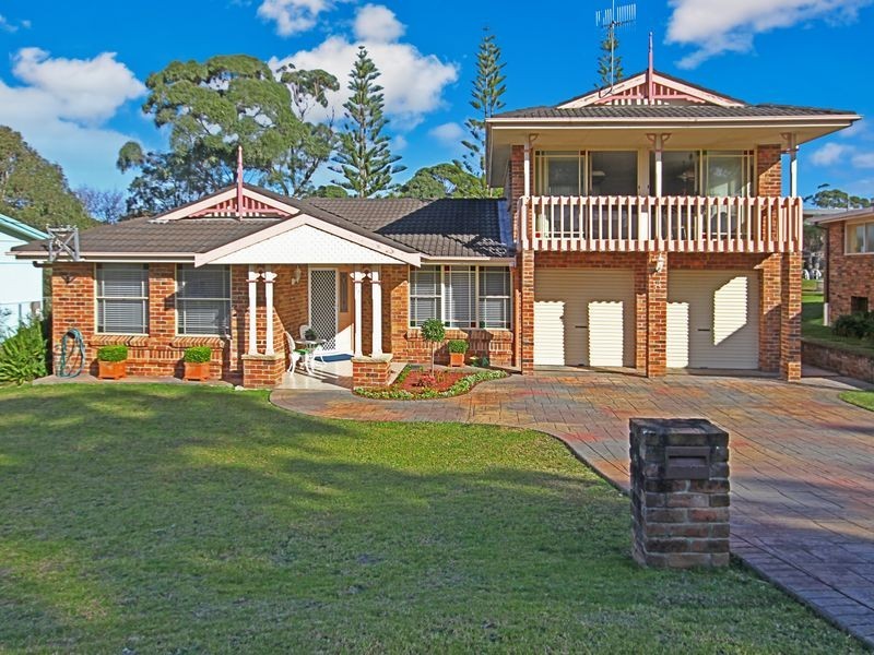 77 Donlan Road, Mollymook NSW 2539