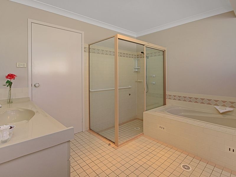 77 Donlan Road, Mollymook NSW 2539