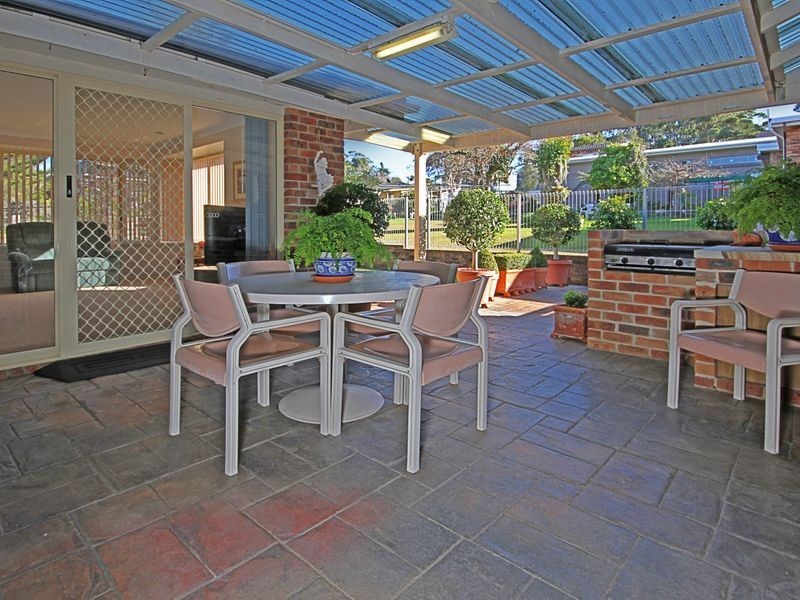 77 Donlan Road, Mollymook NSW 2539