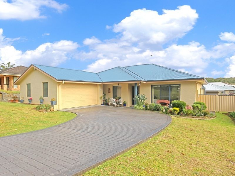 11 Clifford Close, Mollymook NSW 2539