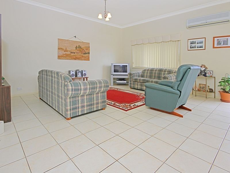 11 Clifford Close, Mollymook NSW 2539