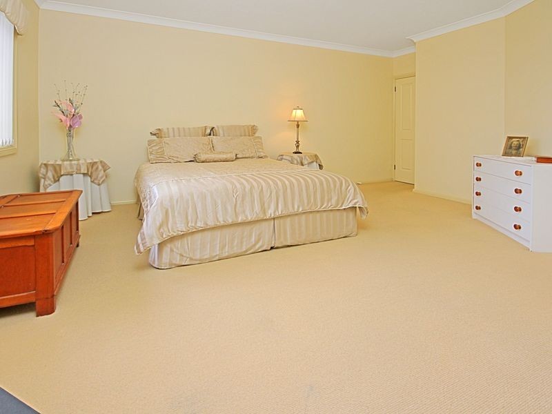 11 Clifford Close, Mollymook NSW 2539