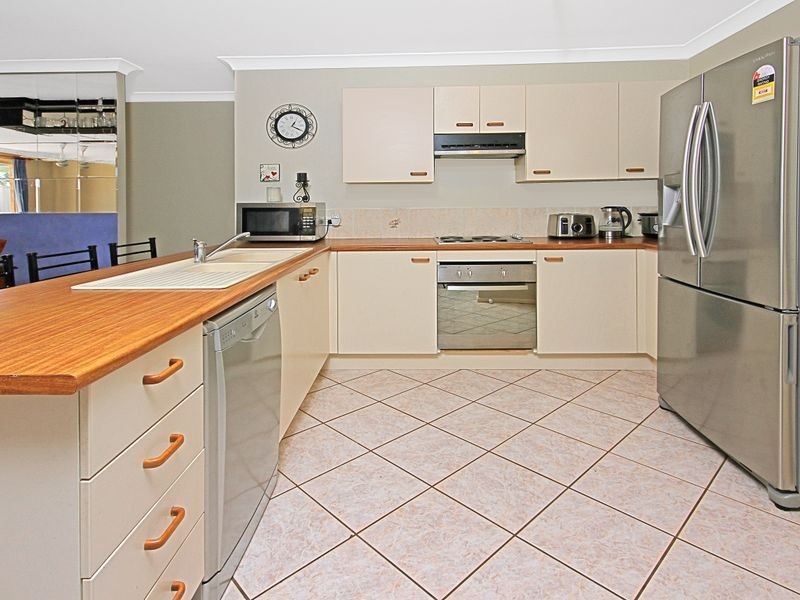 28 Combe Drive, Mollymook NSW 2539