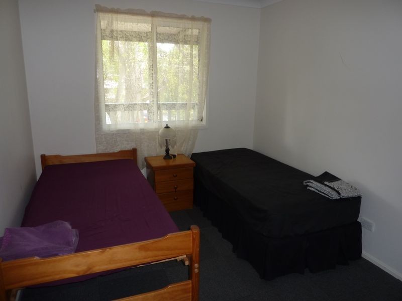 11 River Rd, Lake Tabourie NSW 2539