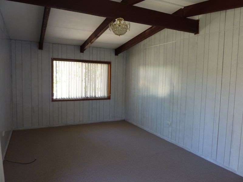 4 Thistleton Dr, Burrill Lake NSW 2539