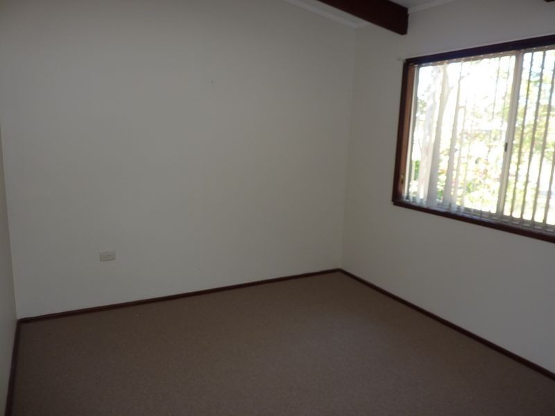 4 Thistleton Dr, Burrill Lake NSW 2539
