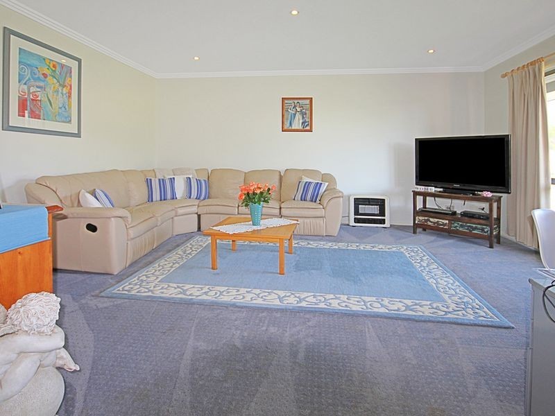 17 Bada Crescent, Burrill Lake NSW 2539