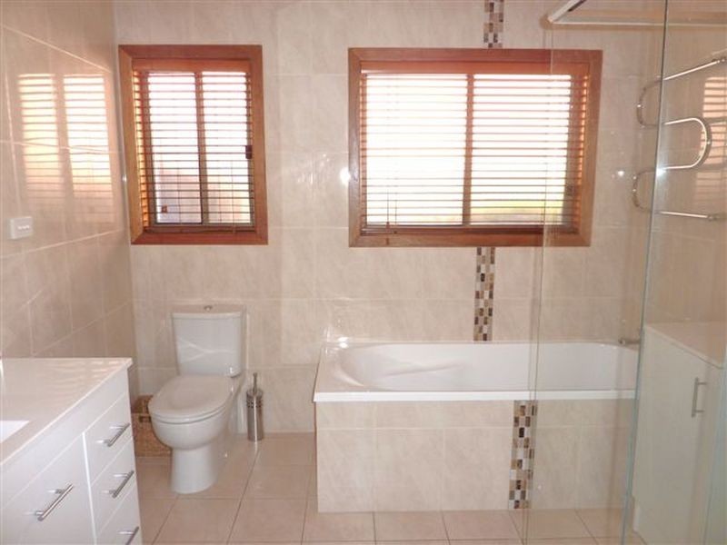 13 Bond Pl, Mollymook NSW 2539