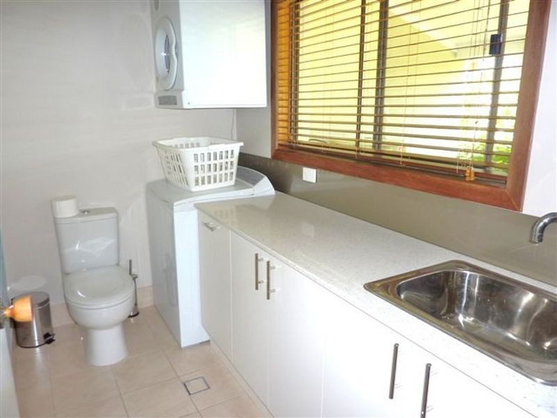 13 Bond Pl, Mollymook NSW 2539