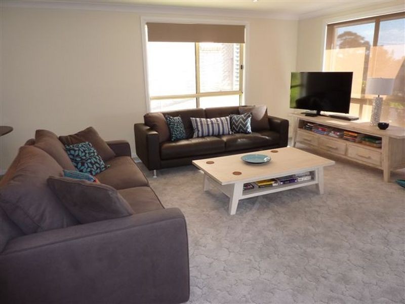 58 Seaview St, Mollymook NSW 2539