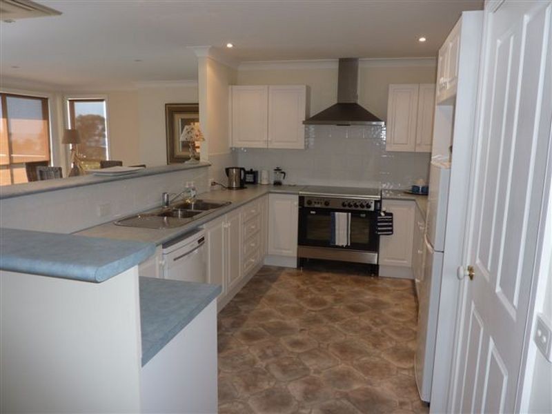 58 Seaview St, Mollymook NSW 2539