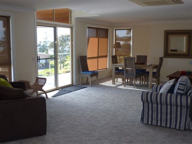 58 Seaview St, Mollymook NSW 2539