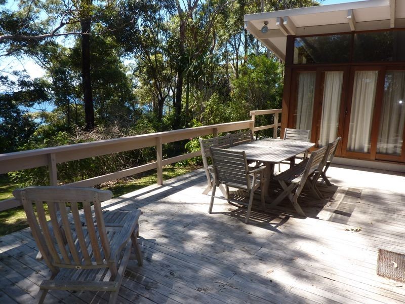 106 Bannister Head Rd, Mollymook NSW 2539