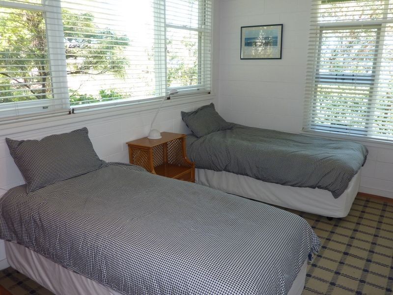 106 Bannister Head Rd, Mollymook NSW 2539