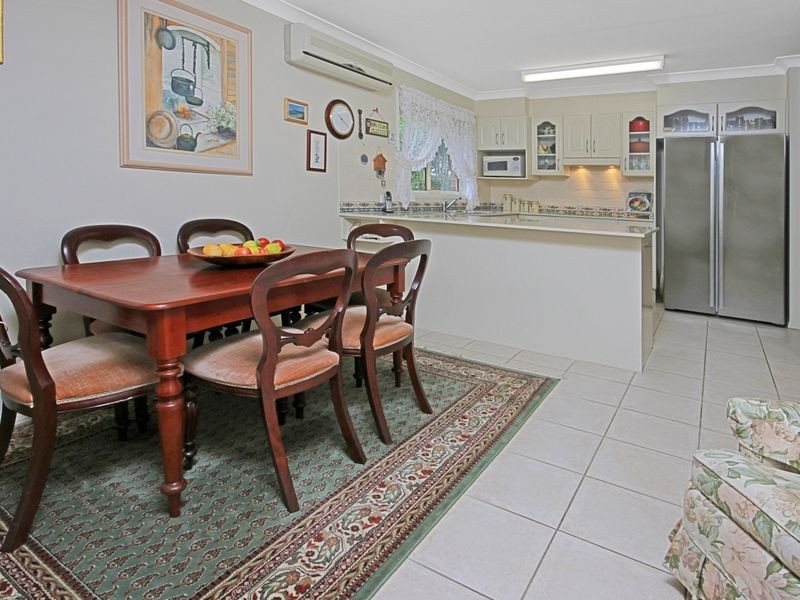 2/1 Combe Drive, Mollymook NSW 2539