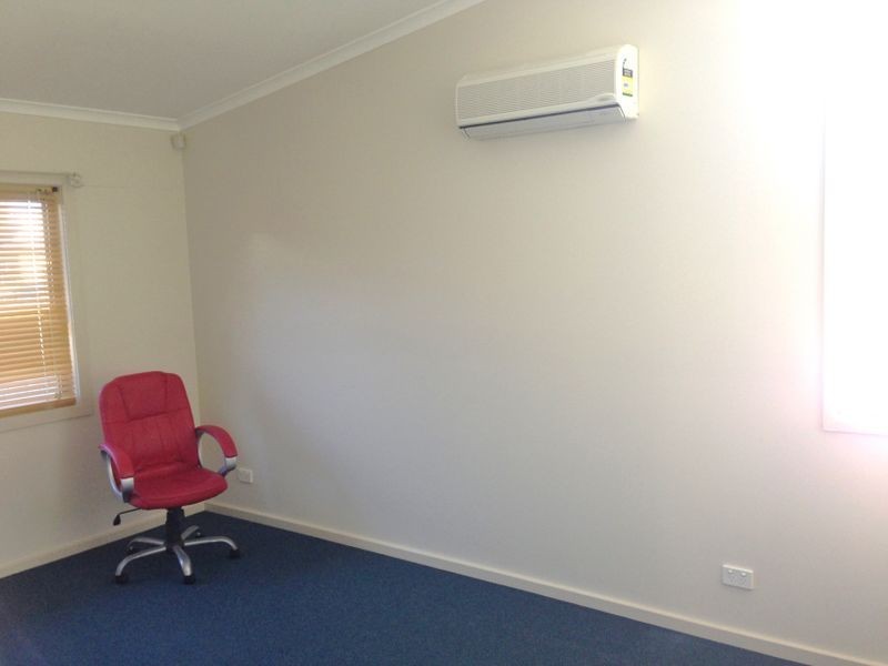 8 Croobyar Rd, Milton NSW 2538