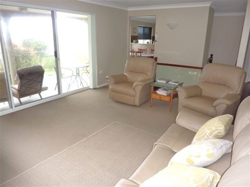 48 Seaview St, Mollymook NSW 2539