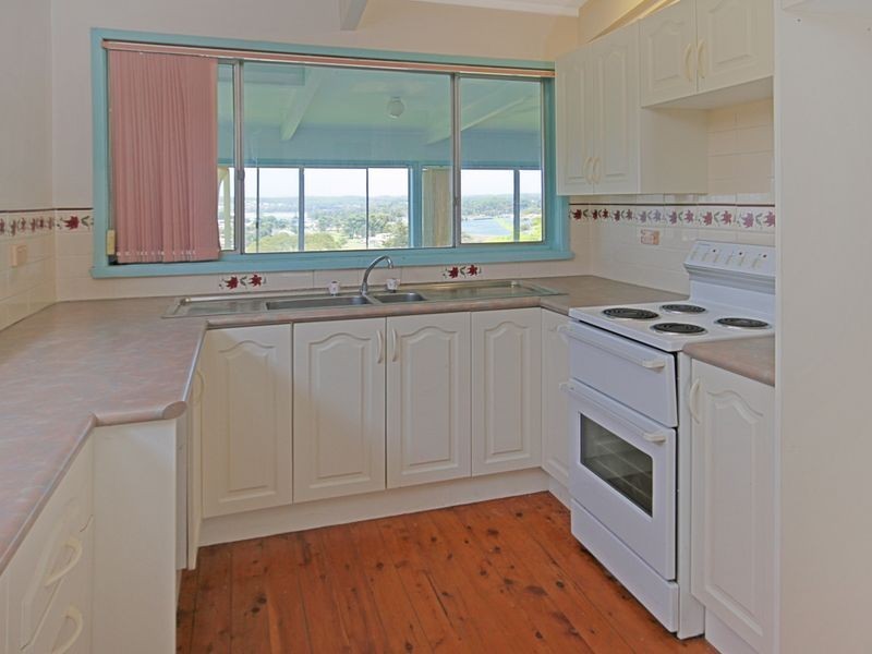 13 Canberra Crescent, Burrill Lake NSW 2539