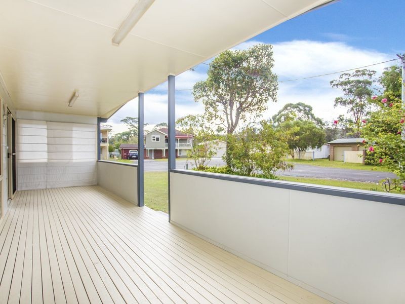 10 Carroll Avenue, Lake Conjola NSW 2539