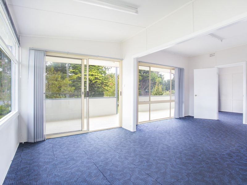 10 Carroll Avenue, Lake Conjola NSW 2539