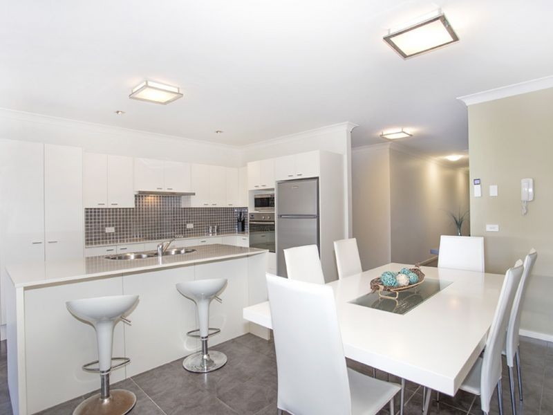 2/5-7 Golf Avenue, Mollymook NSW 2539