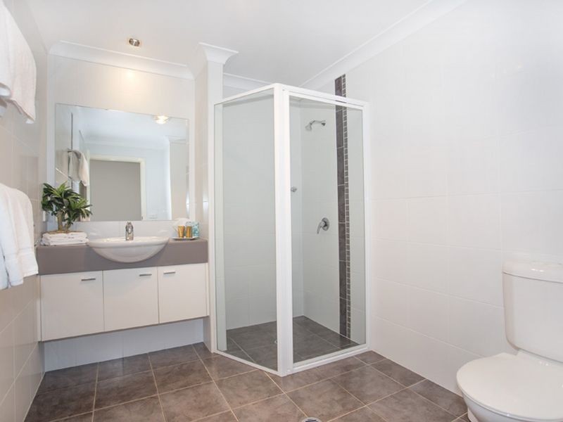 2/5-7 Golf Avenue, Mollymook NSW 2539