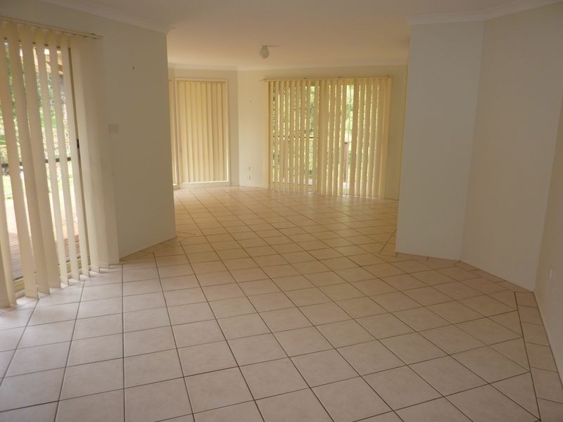 5 Yarrawonga Dr, Mollymook NSW 2539