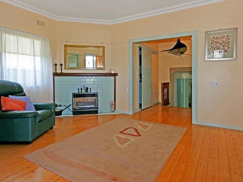 16 Canberra Crescent, Burrill Lake NSW 2539
