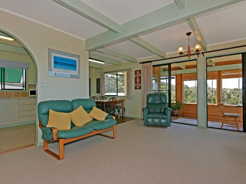 16 Canberra Crescent, Burrill Lake NSW 2539