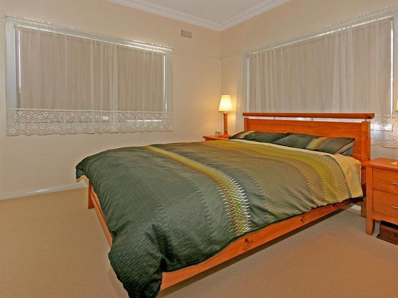 16 Canberra Crescent, Burrill Lake NSW 2539