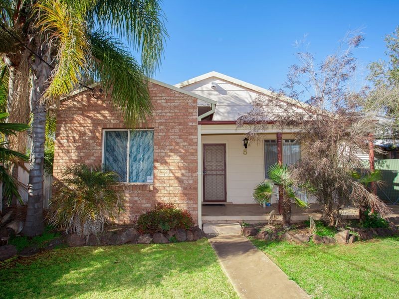 5 Railway Ave, Wellington NSW 2820
