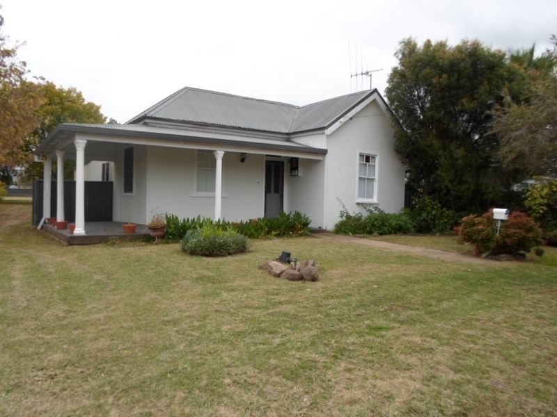 42 Montefiores Street, Wellington NSW 2820