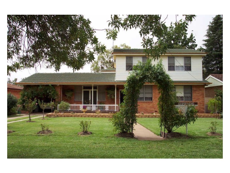 76 Gobolion Street, Wellington NSW 2820