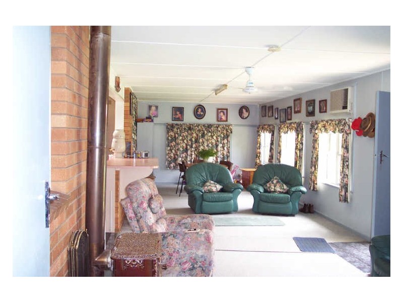 76 Gobolion Street, Wellington NSW 2820