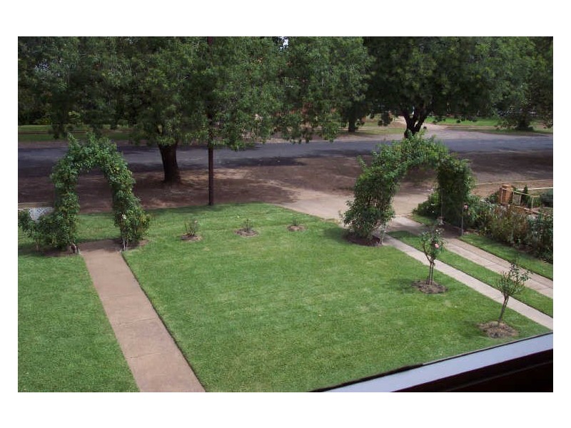 76 Gobolion Street, Wellington NSW 2820