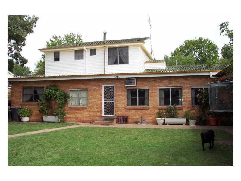 76 Gobolion Street, Wellington NSW 2820