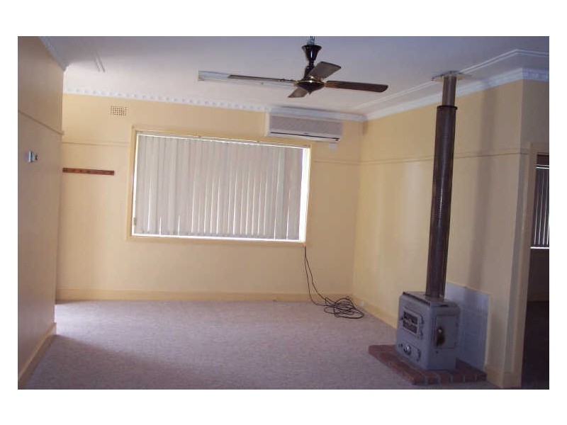 135 Simpson Street, Wellington NSW 2820