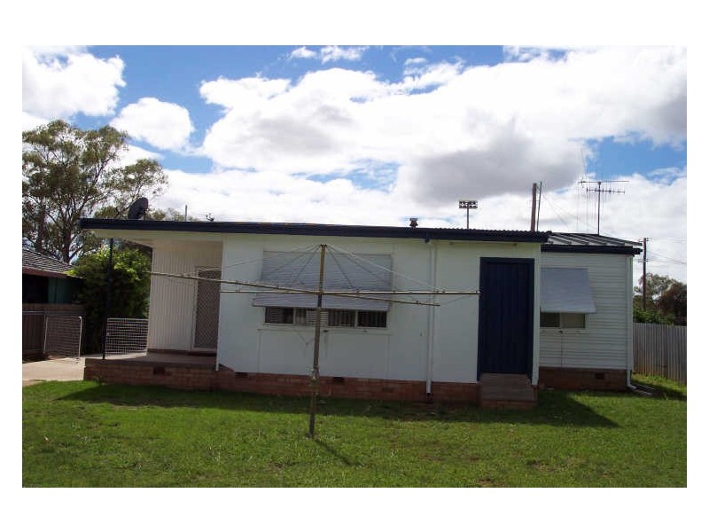 135 Simpson Street, Wellington NSW 2820