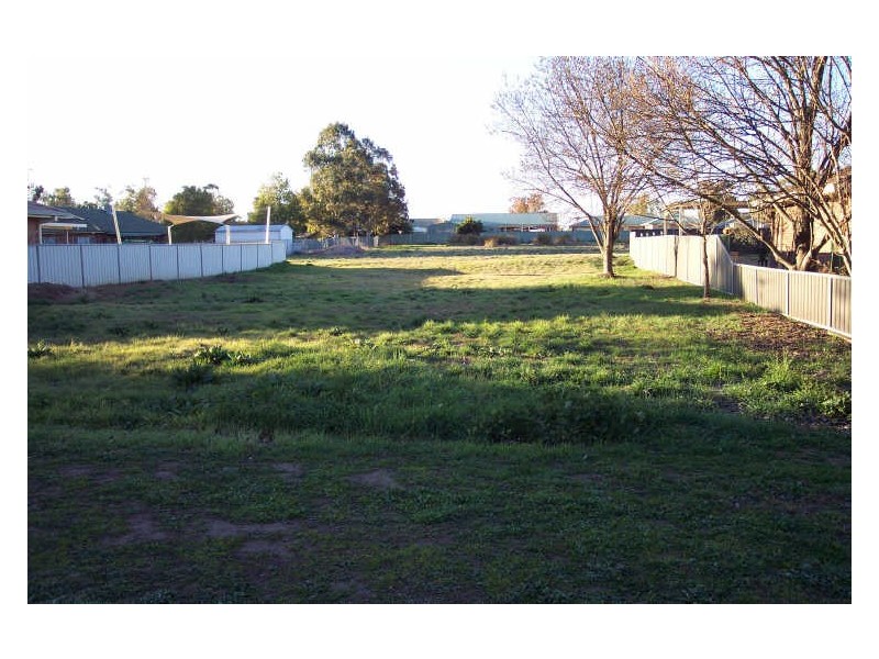 90 Montefiores Street, Wellington NSW 2820