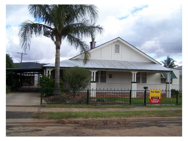 35 Simpson Street, Wellington NSW 2820