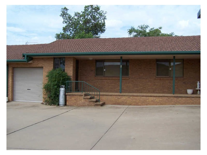 2/59 Whiteley Street, Wellington NSW 2820