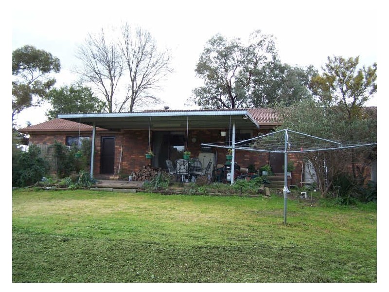 77-79 Montefiores Street, Wellington NSW 2820