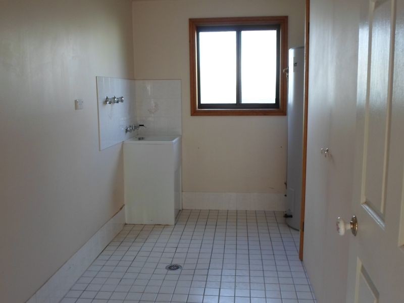 8 Dibbs Street, Wellington NSW 2820