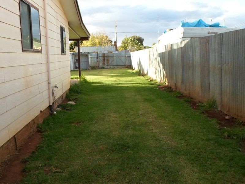 8 Dibbs Street, Wellington NSW 2820