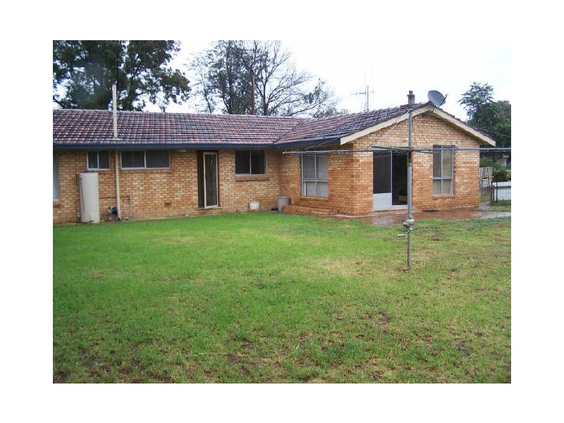 90 Gobolion Street, Wellington NSW 2820