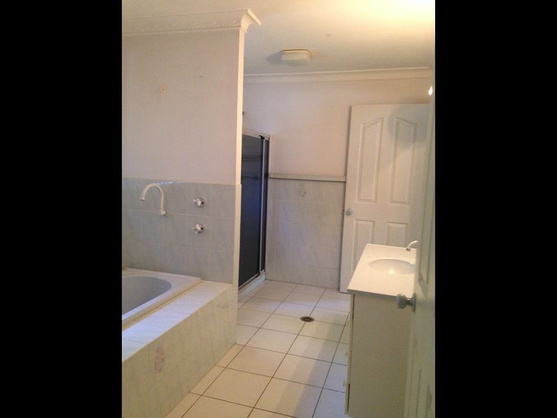 17 Montefiores Street, Wellington NSW 2820