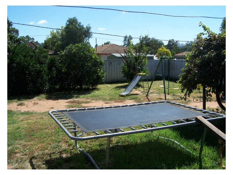 136 Whiteley Street, Wellington NSW 2820