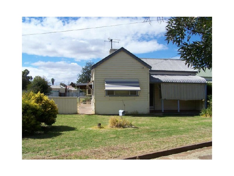 5 Kennard Street, Wellington NSW 2820