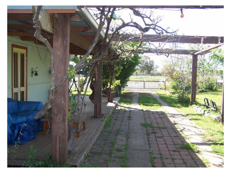 9 Charles Street, Wellington NSW 2820