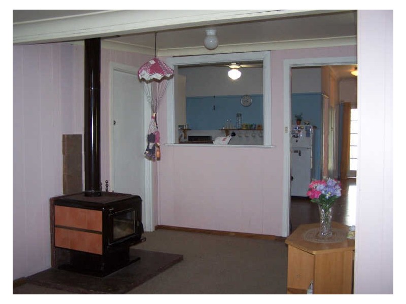 9 Charles Street, Wellington NSW 2820